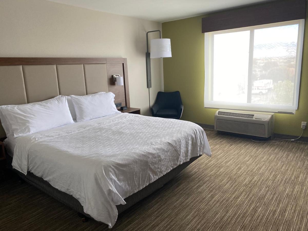 Holiday Inn Express & Suites Albuquerque Historic Old Town By Ihg Exterior foto