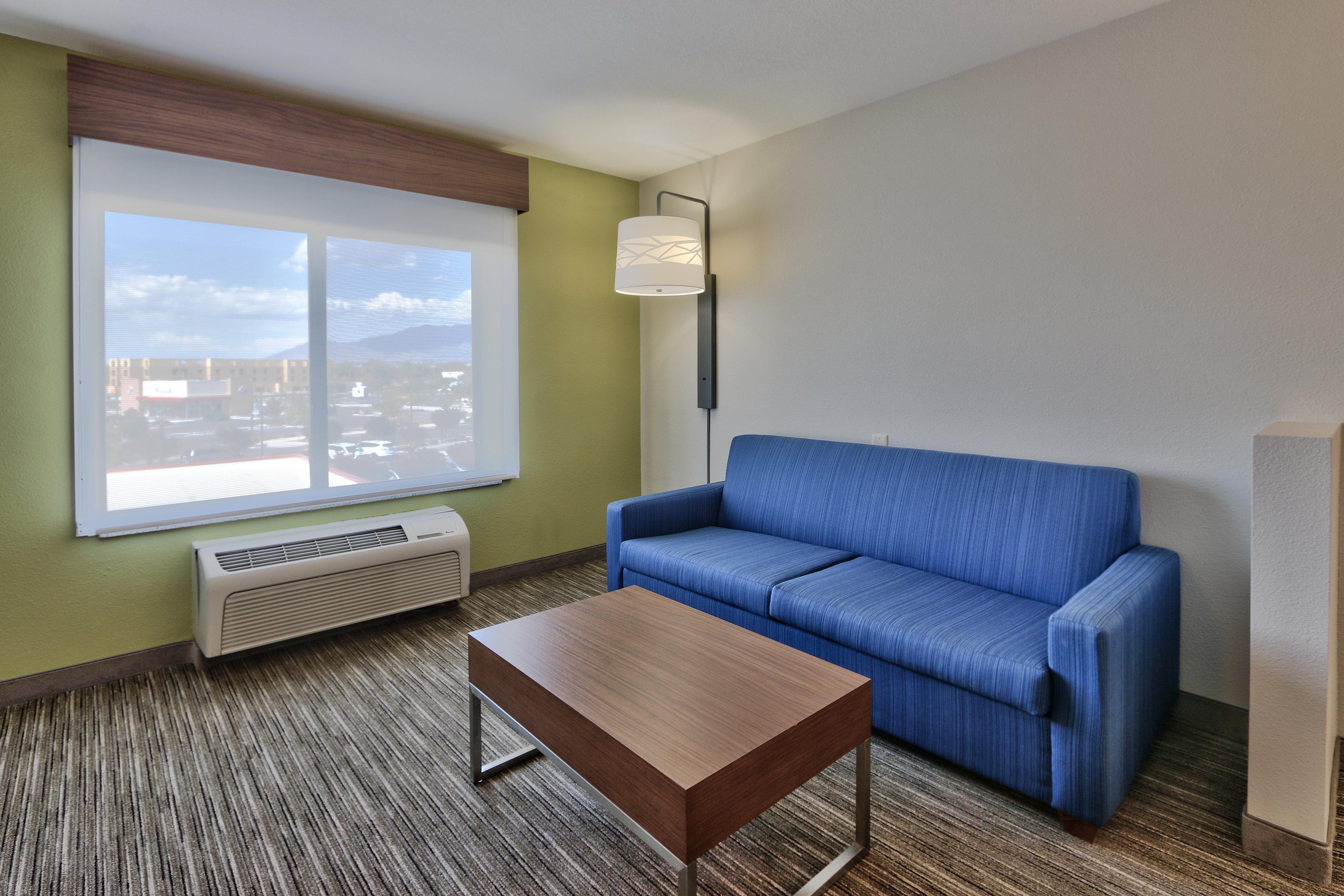 Holiday Inn Express & Suites Albuquerque Historic Old Town By Ihg Exterior foto